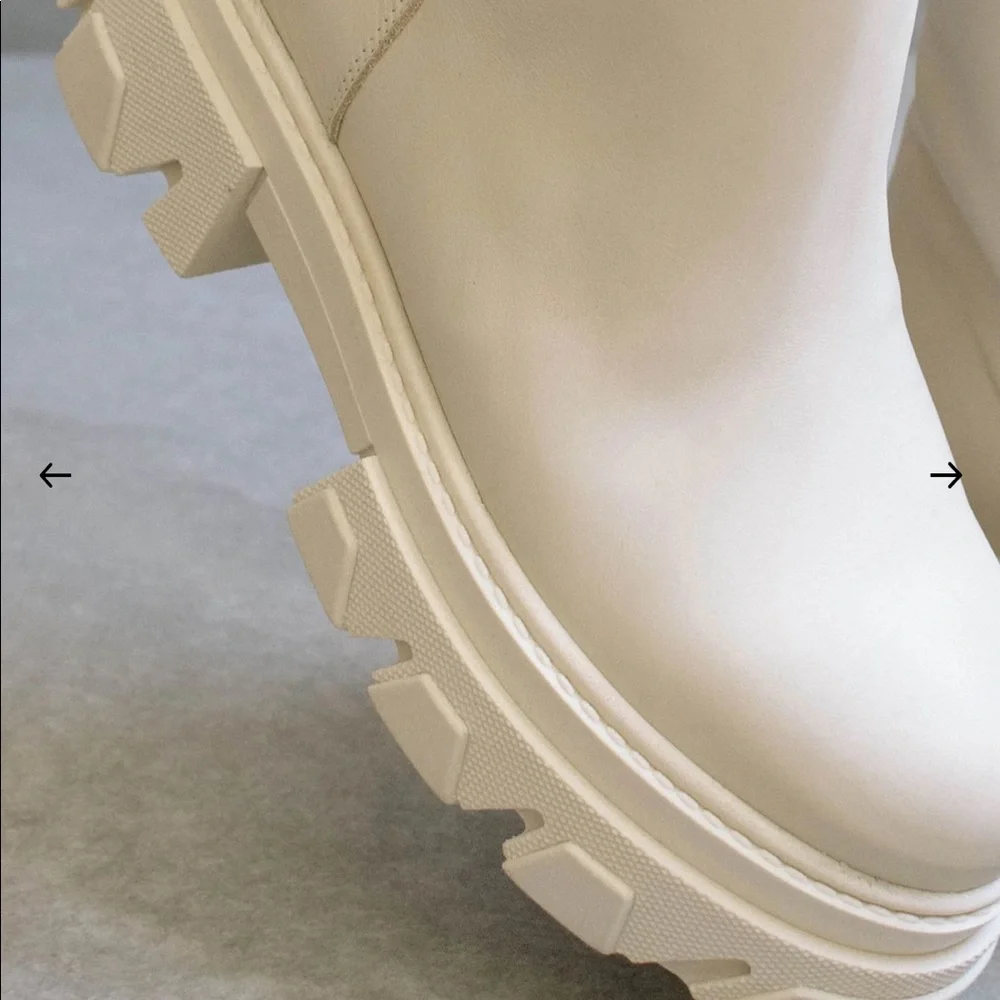 ALOHAS Cream Knee-High Platform Boots